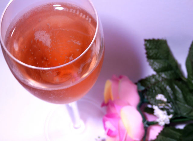 スパークリングワインのテイスティング